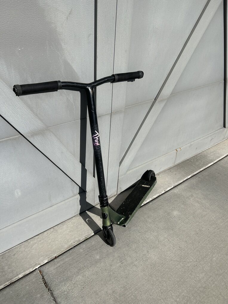 Tanner Fox Lucky Scooter - Green