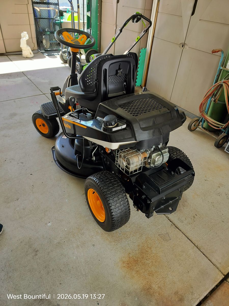 Poulan Pro Riding lawnmower