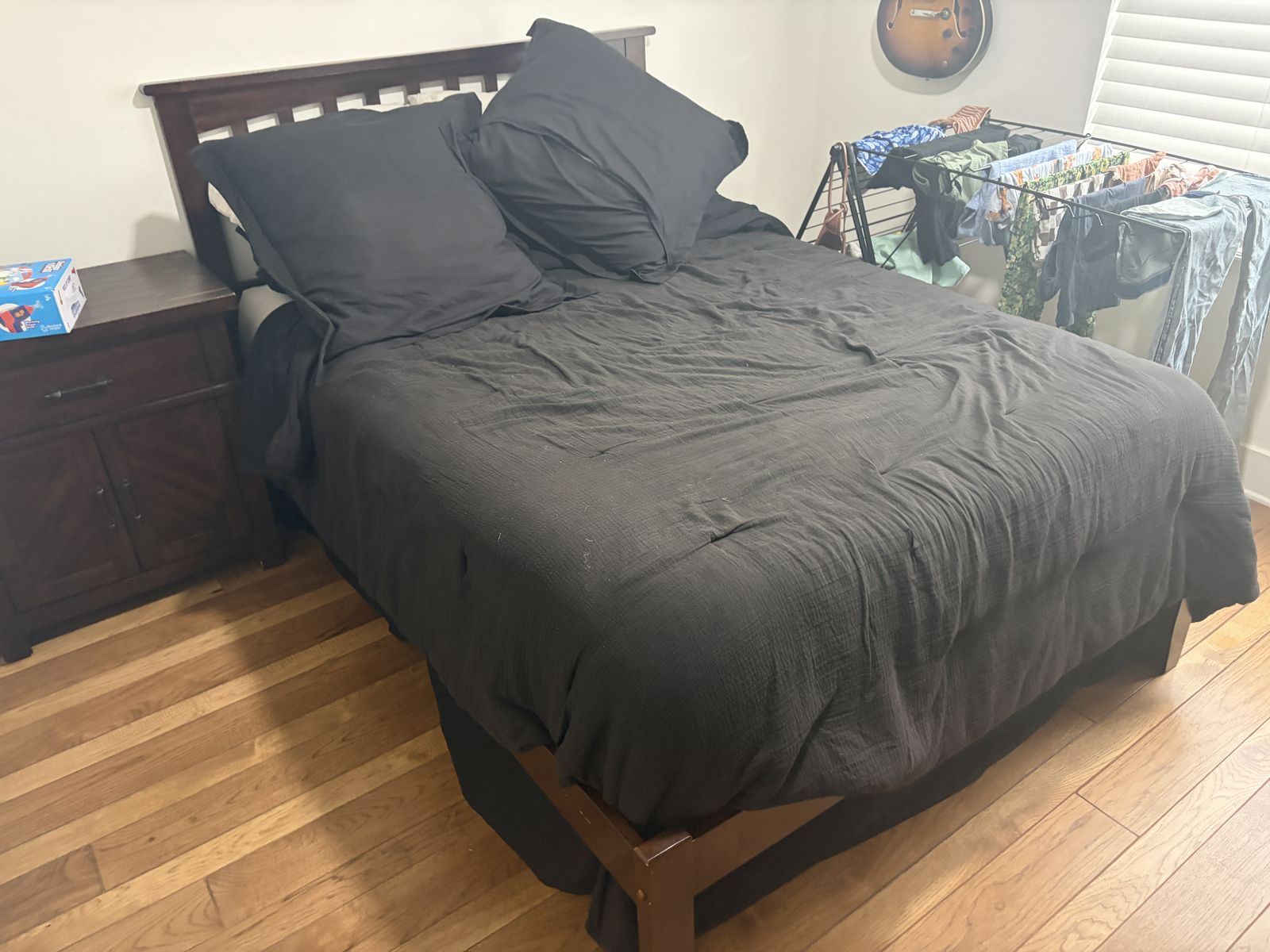 Full size bed w/ headboard, dresser and side table