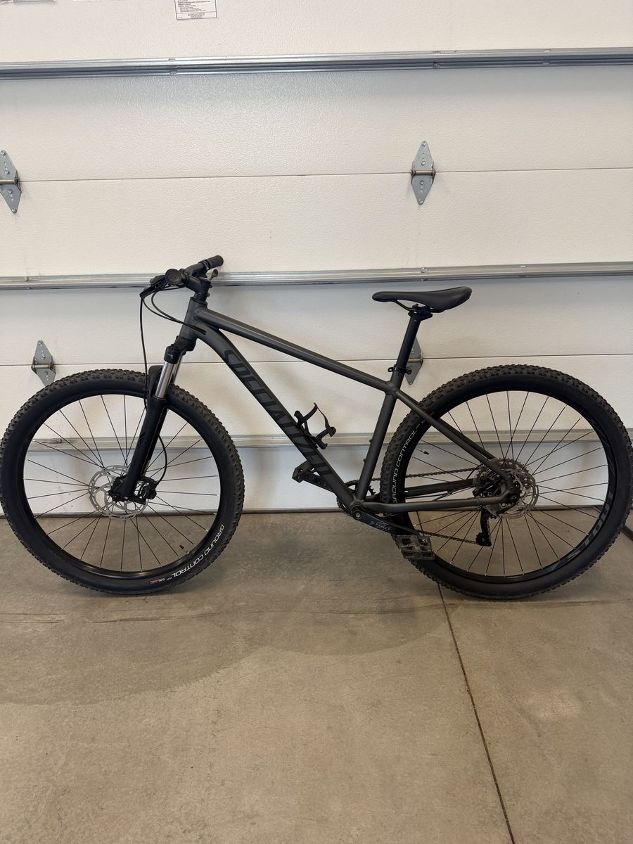 Specialized Pitch Sport Mountain Bike, Black, Hardtail, Excellent Condition