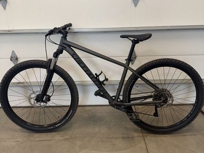 Specialized Pitch Sport Mountain Bike, Black, Hardtail, Excellent Condition