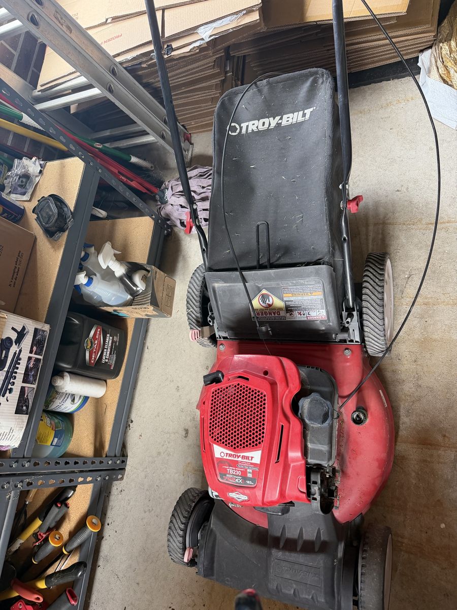 Troy-Bilt TB230 21" 163cc Push Gas Lawn Mower with Briggs & Stratton Engine