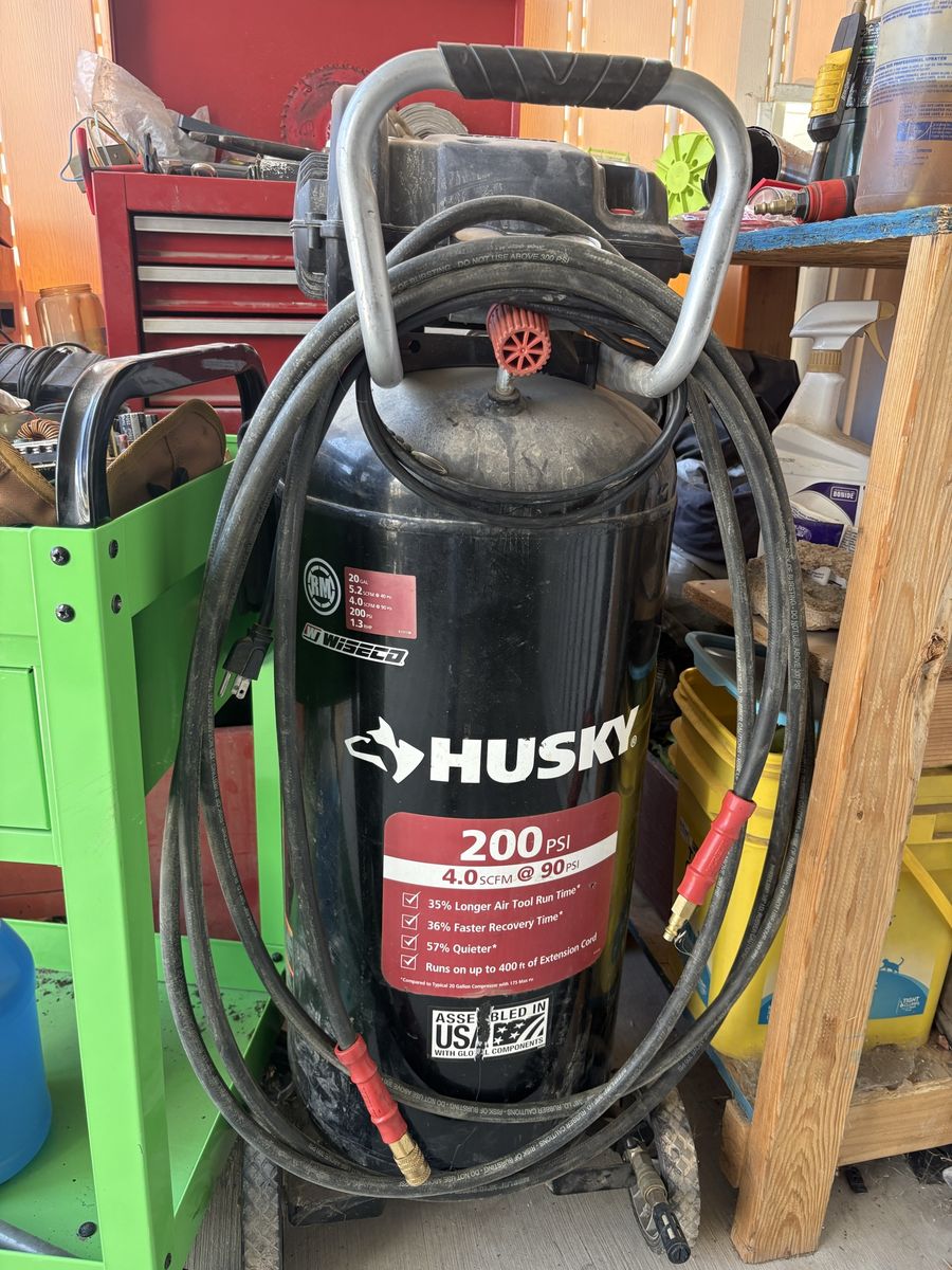 20 gallon air compressor w/ tools