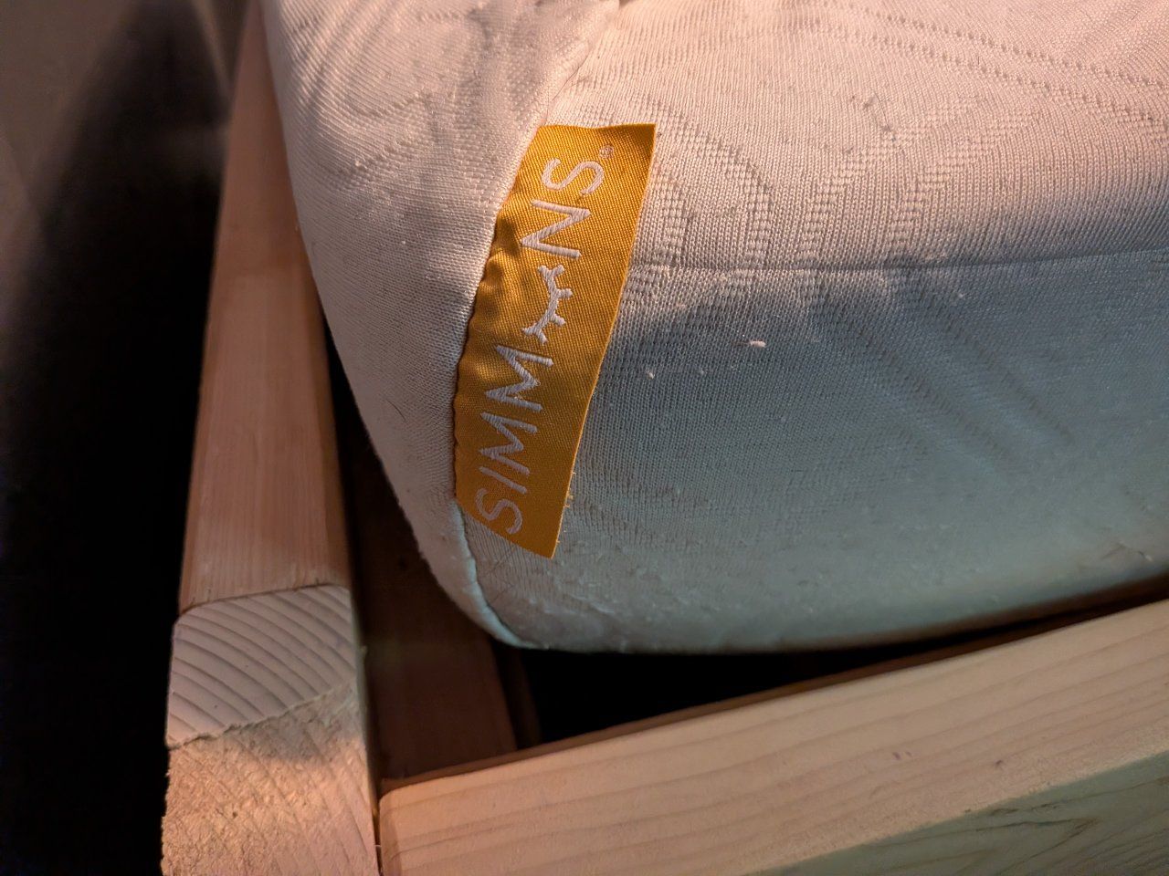 Matching Full Bed Sets – Platform Frames + Simmons Memory Foam Mattresses