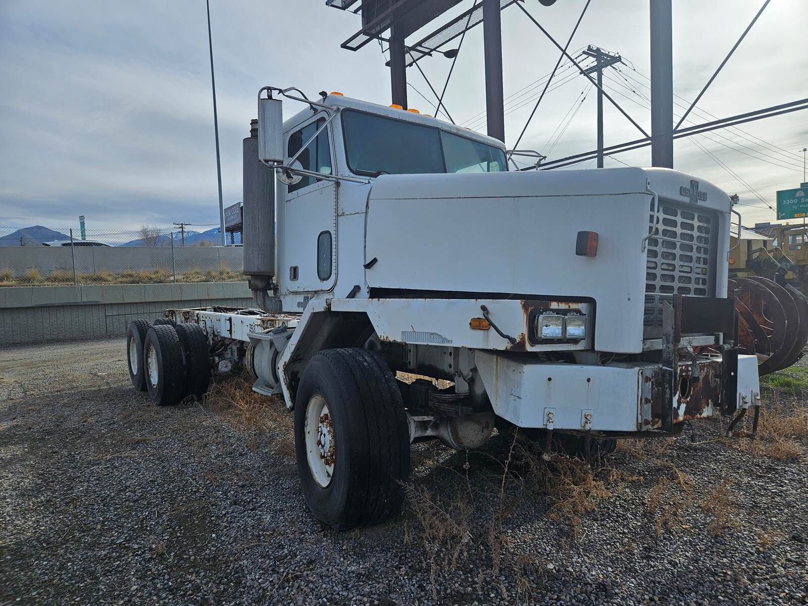 1996 Oshkosh F2344 Heavy Duty Cab & Chassis Truck