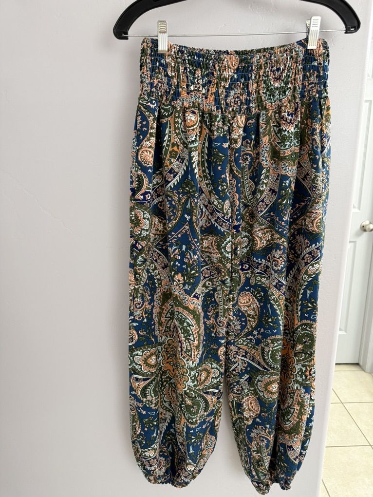 Flowy Paisley Spring Joggers