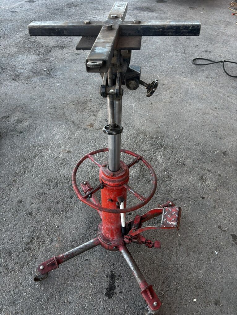 Hydraulic Jack For Transmissions
