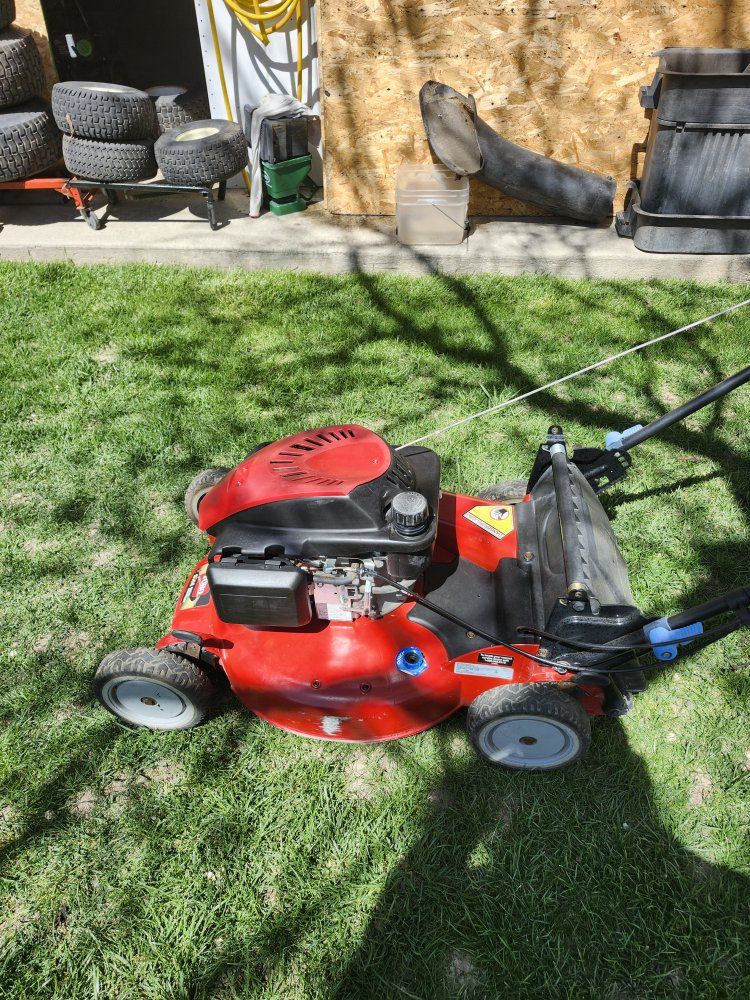 Toro Recycler 22" Personal Pace Self-Propelled Gas Lawn Mower