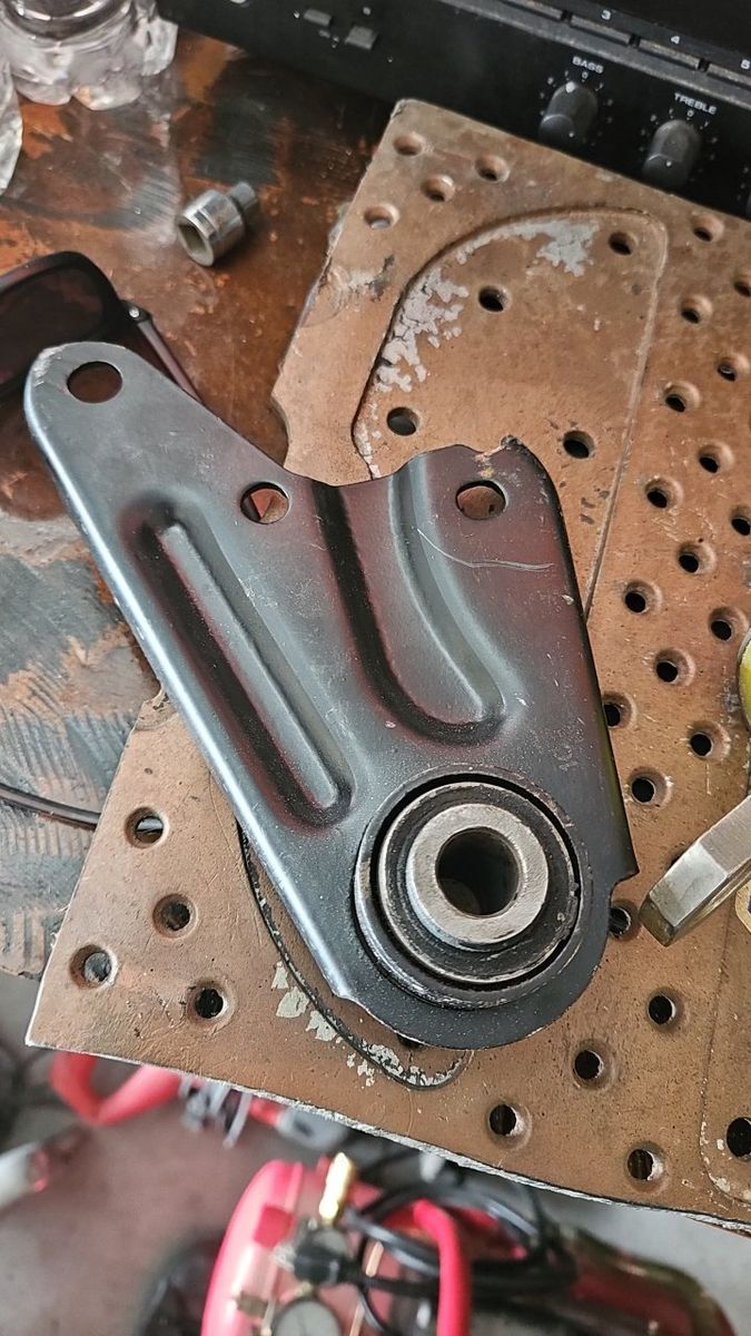 New 2008 Mazda 3 A/T Transmission Mount