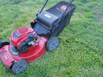 TORO PERSONAL PACE LAWNMOWER