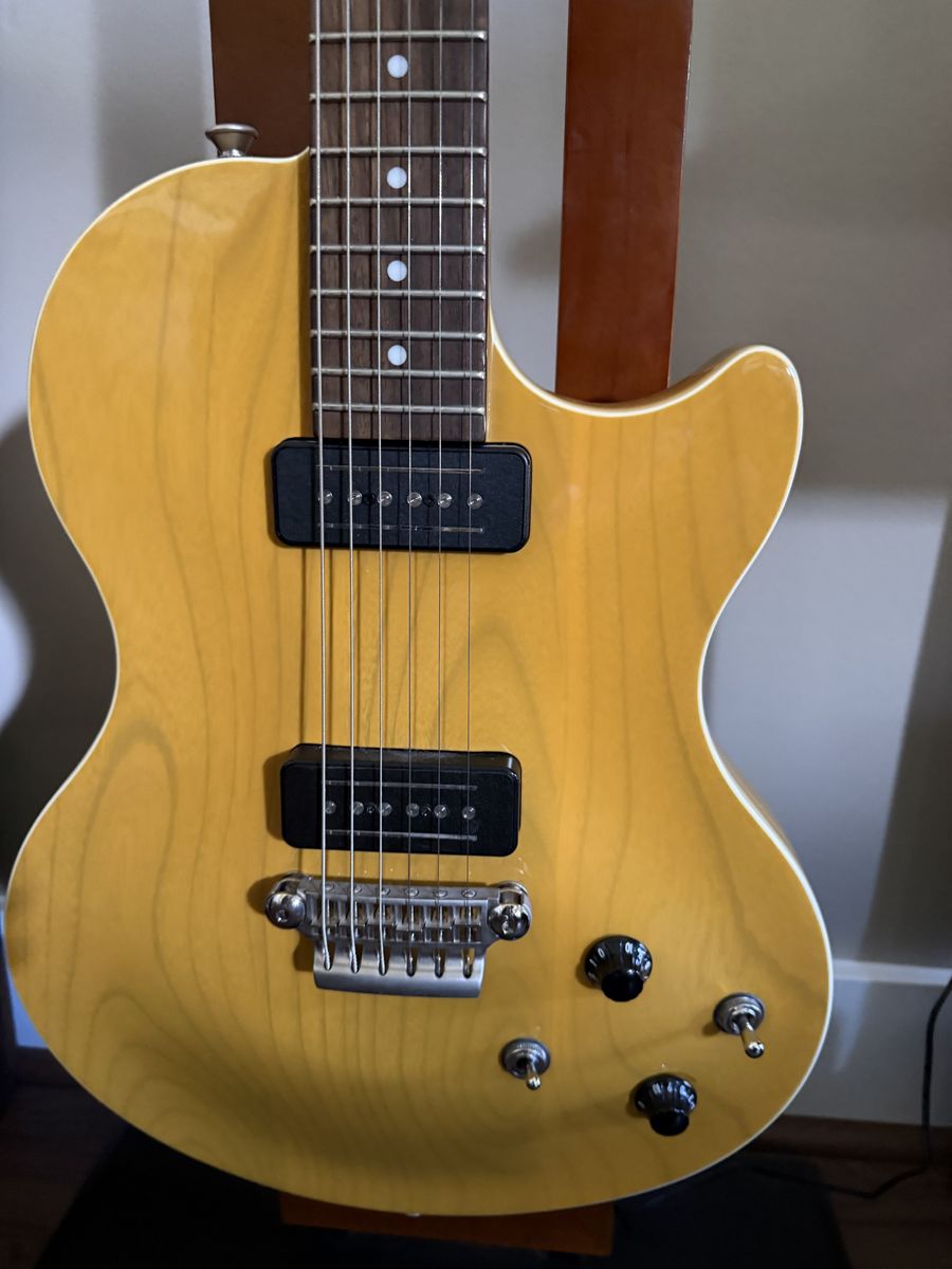 Used Vox SSC-33 Solid body Electric Guitar with Padded Gig Bag