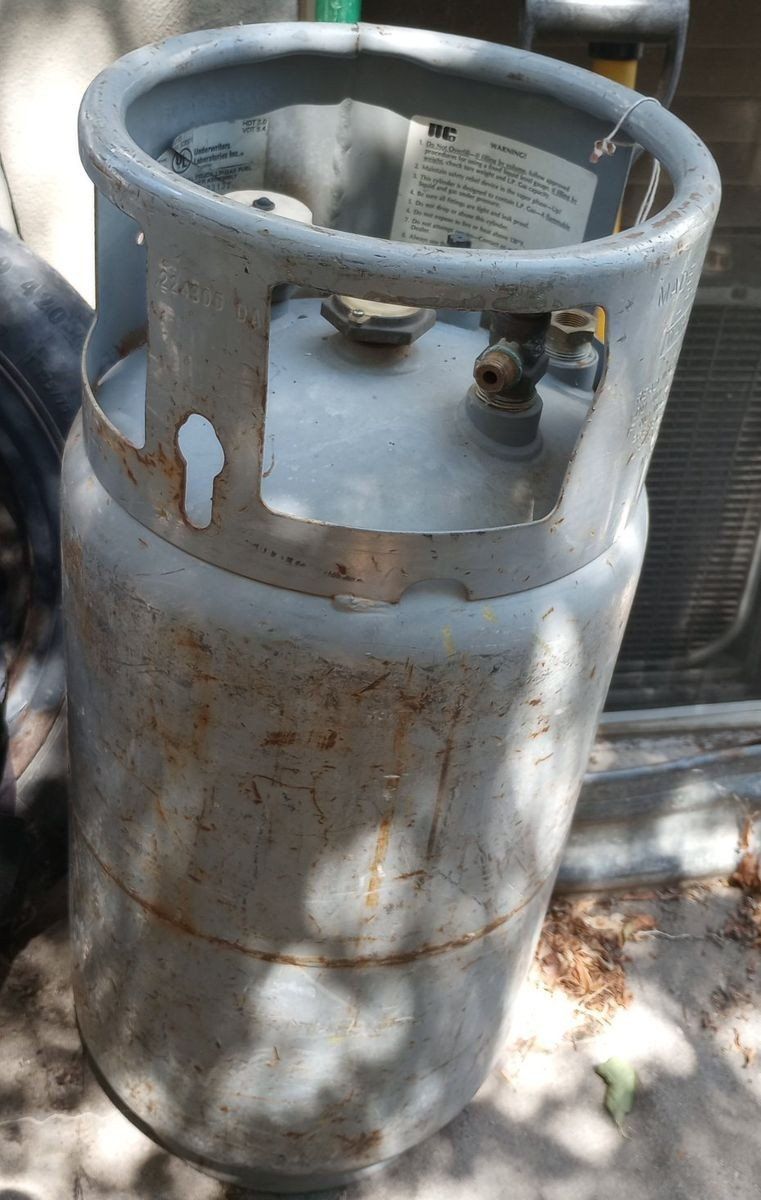 Forklift propane tank 