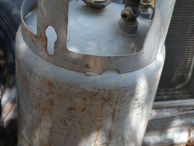 Forklift propane tank
