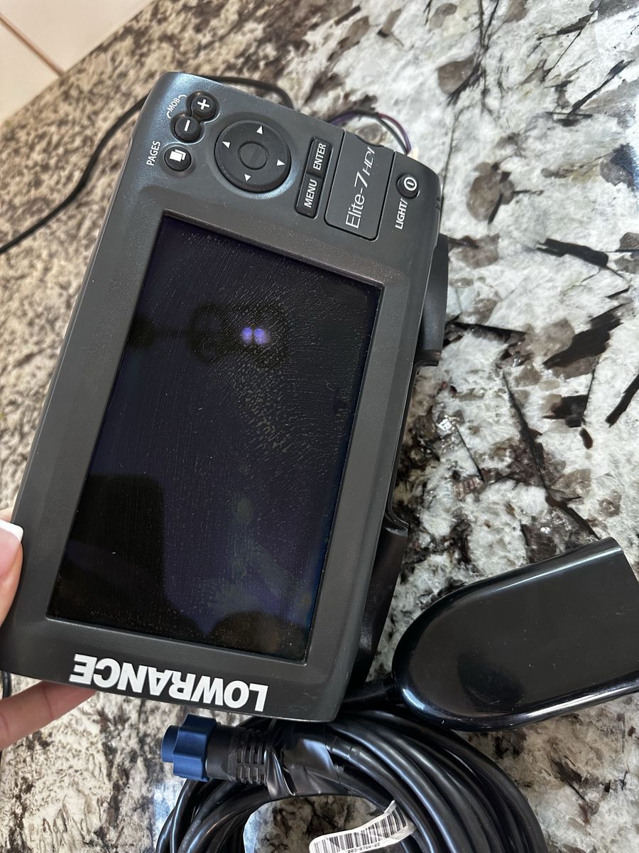 Lowrance Elite-7 HDI 7" Fishfinder / GPS Chartplotter Combo