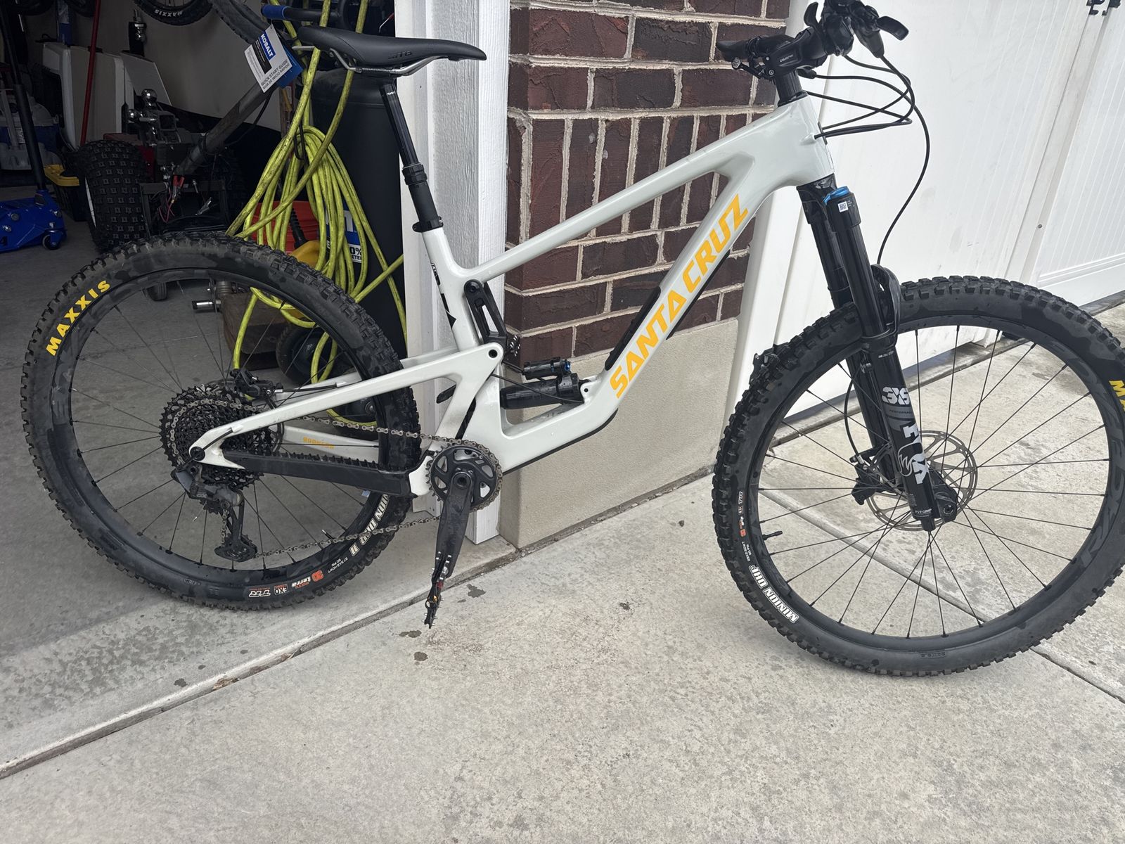 2024 Santa Cruz Bronson C Carbon Mountain Bike - Size Medium, Full Suspension, FOX 36 Fork, Maxxis Tires