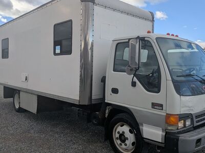 2004 GMC W4500