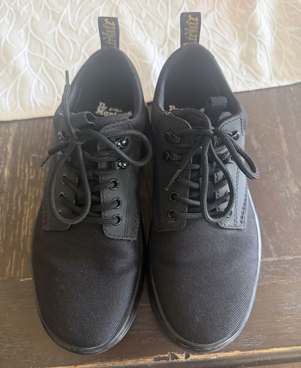 Dr. Martens Reeder Shoes 8 Men’s/9 Women’s 