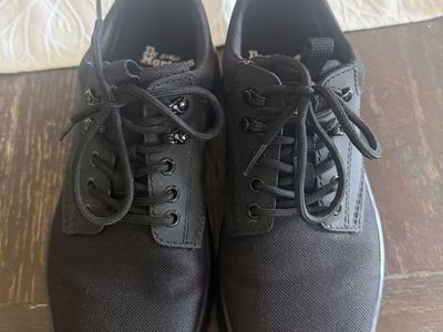 Dr. Martens Reeder Shoes 8 Men’s/9 Women’s