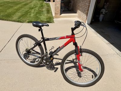Diamondback Outlook 21-Speed Mountain Bike - Red/Black, 26" Wheels, Steel Frame
