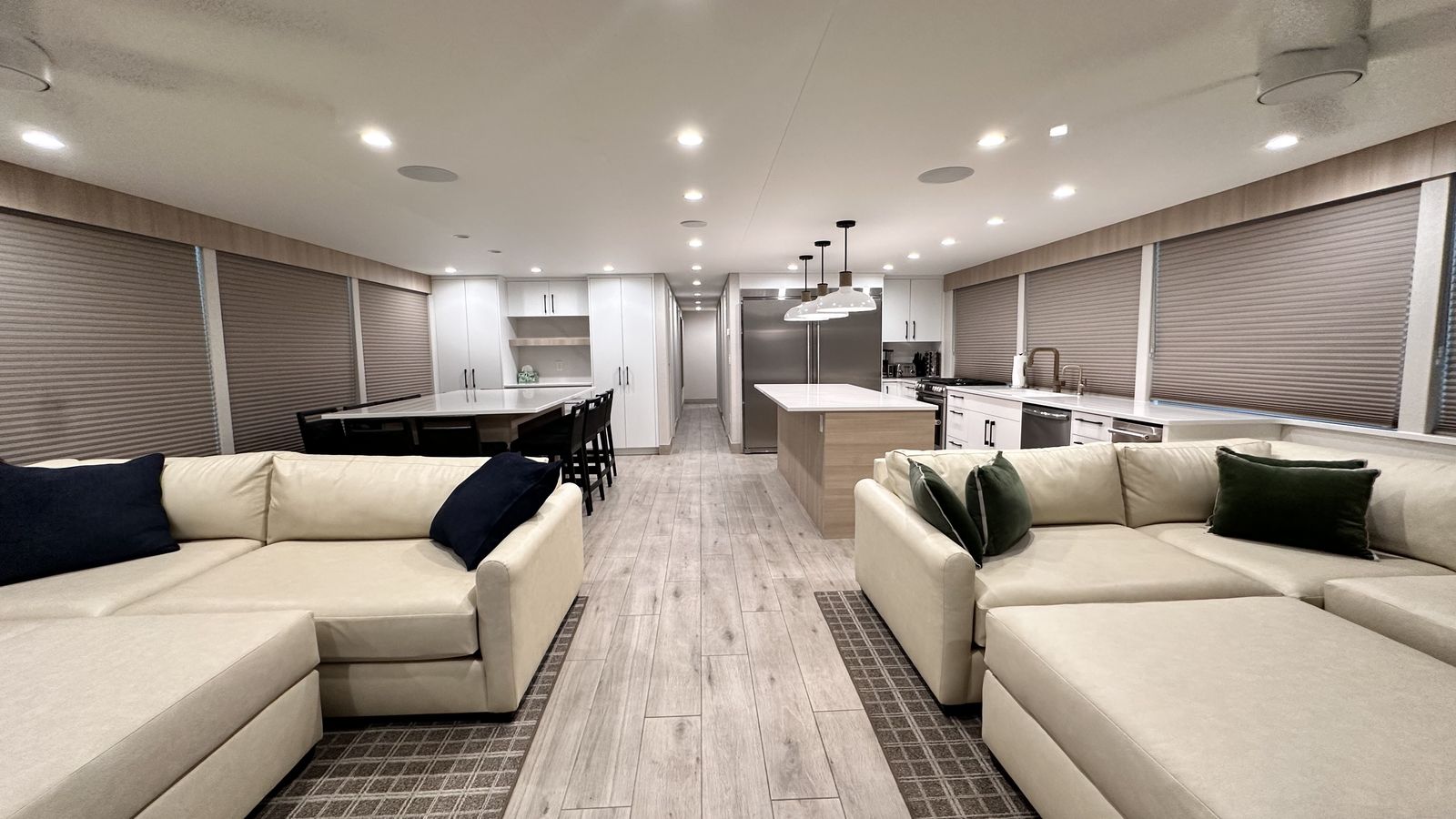 Gorgeous 2025 Adonia Houseboat Artemis Antelope Point Marina July 26-Aug 1 Share 9 w/ offseason week available Sept 6-12, 2026