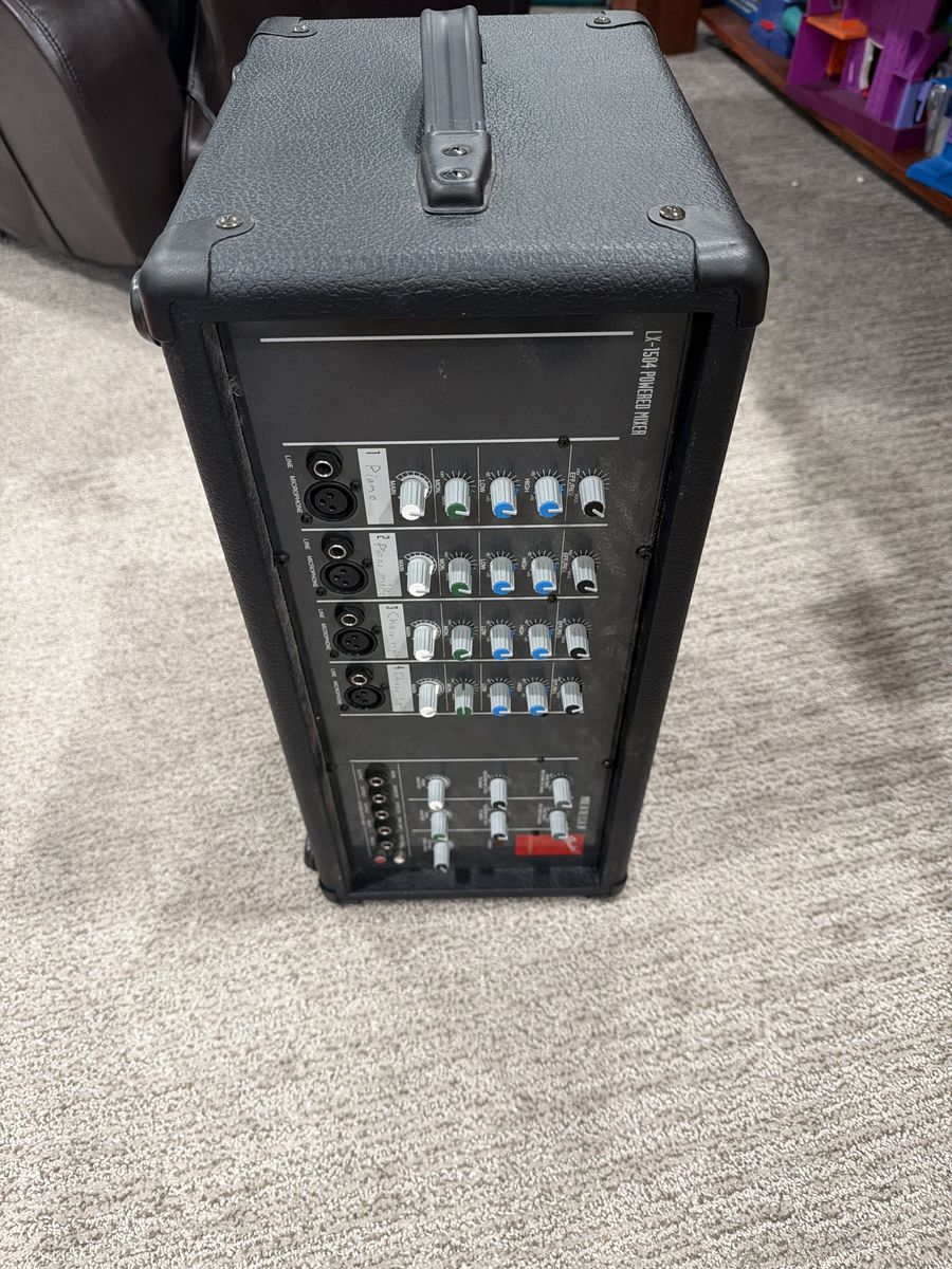 Fender Mixer LX-1504