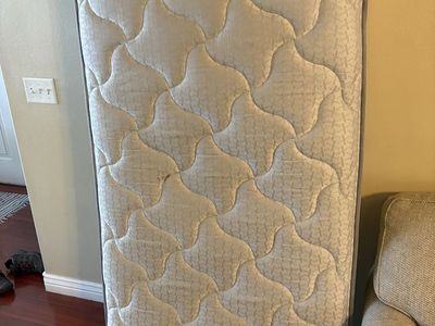 Twin Size Mattress - Quilted Top, Standard Firmness