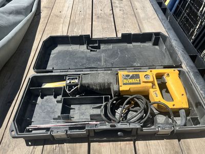 Dewalt reciprocating saw