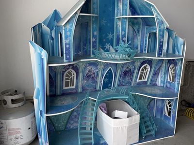 Barbie House - Frozen