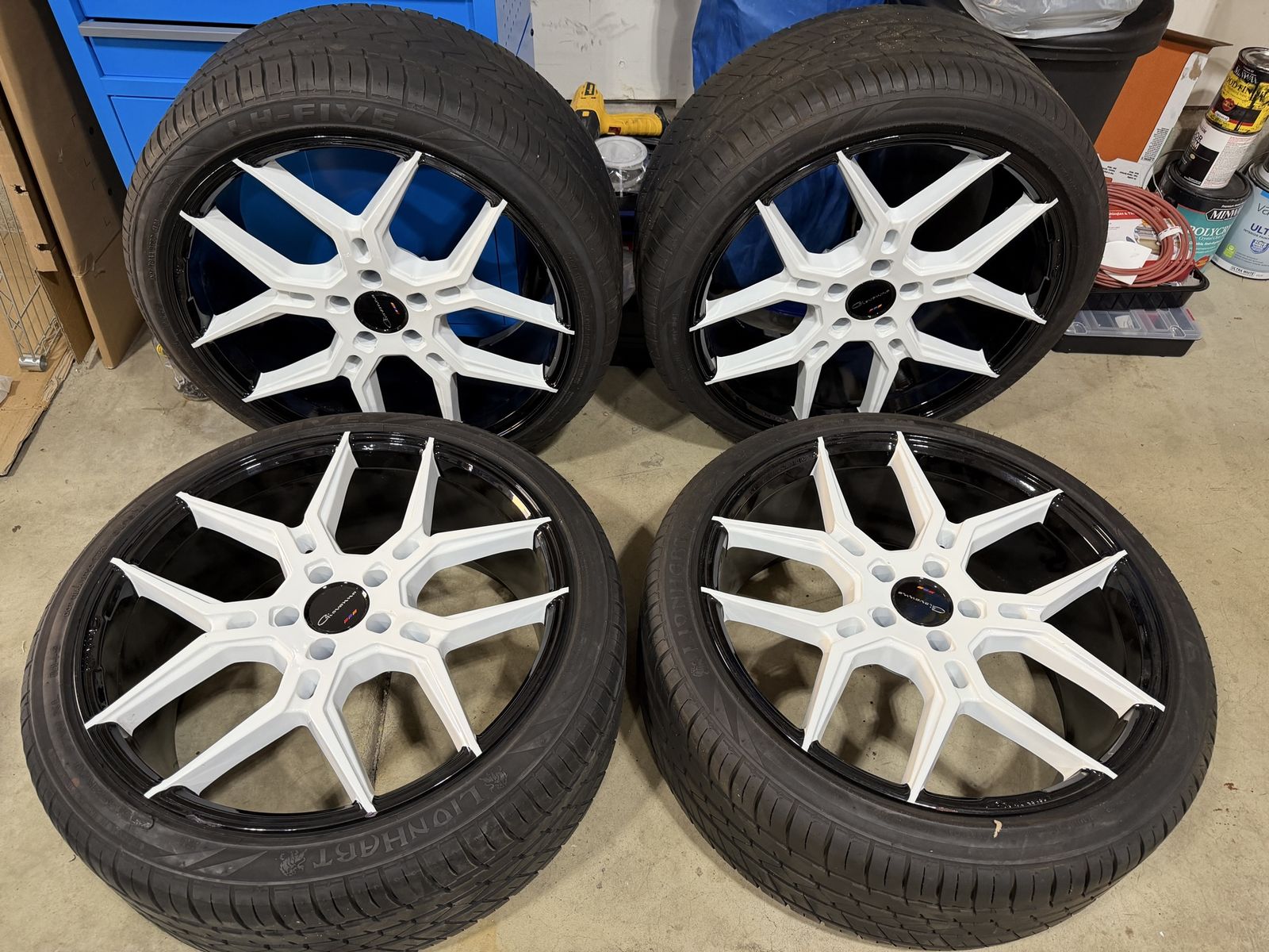 Giovanna 20x9" 5x114.3 (+25 offset) Rims & Tires (Set of 4) + FREE Niche 20x9" Rims