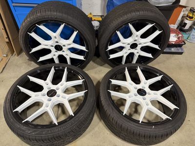 Giovanna 20x9" 5x114.3 (+25 offset) Rims & Tires (Set of 4) + FREE Niche 20x9" Rims