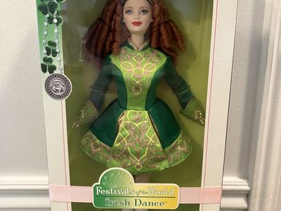Irish Dance Barbie Doll Festivals of the World DotW Pink Label Mattel K7920