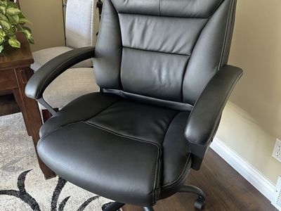 Executive/Gaming Chair with massage function