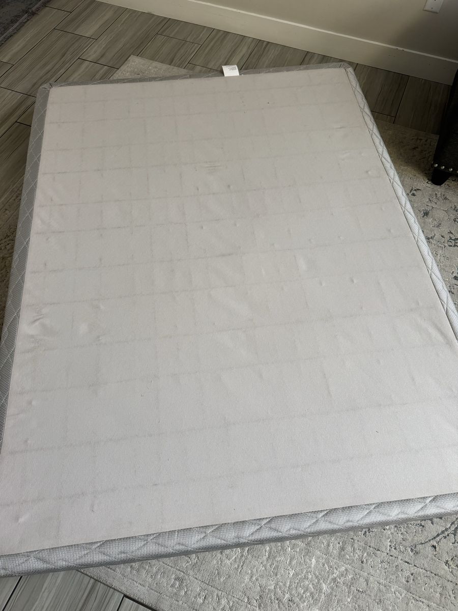 Queen  Box Spring Foundation, Lightly Used