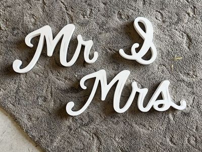 Mr. & Mrs. White wooden sign