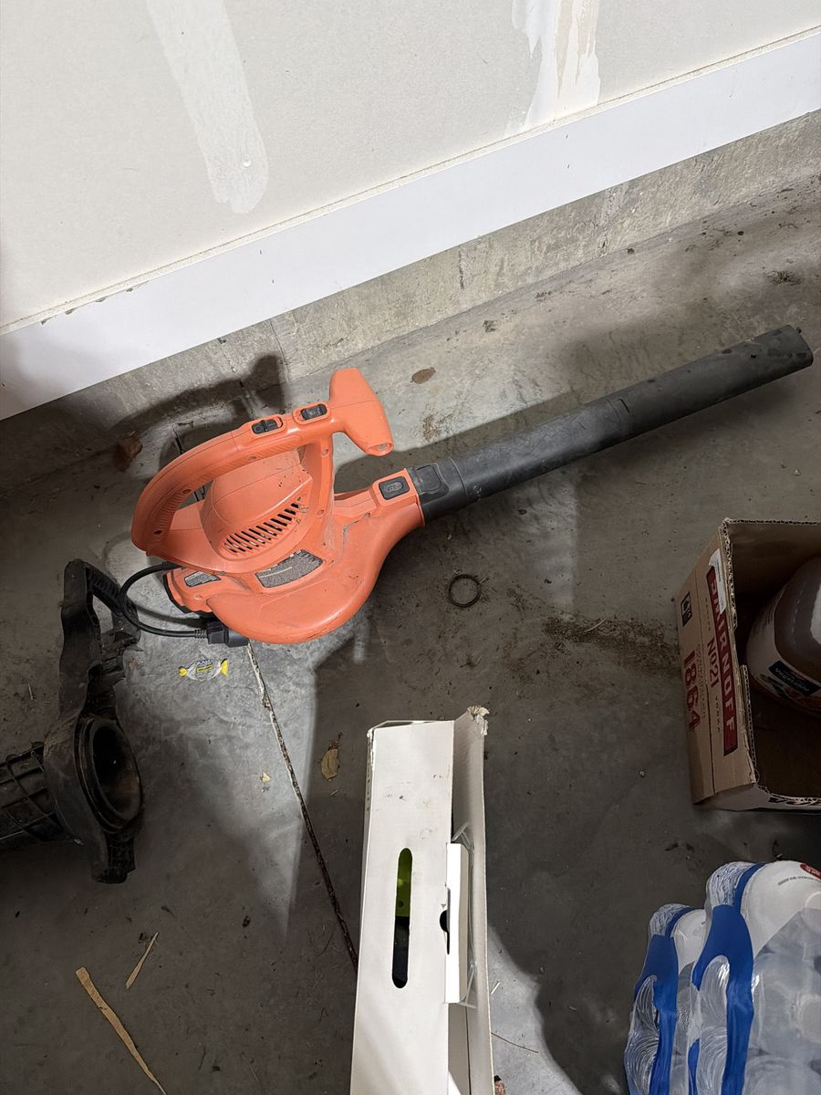 Black and Decker Leaf Blower Electric
