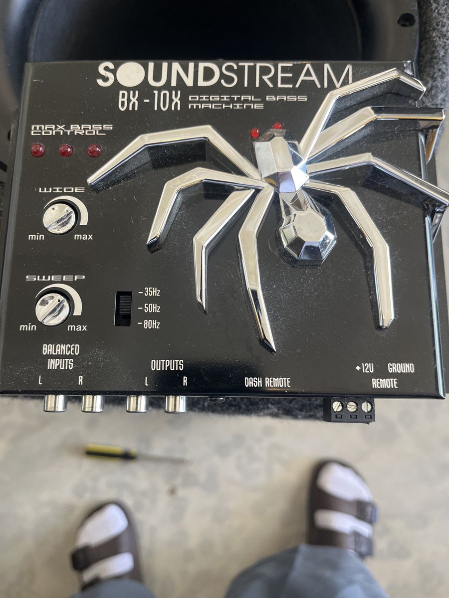 Sound stream, digital base machine for cars or trucks to hook Hook Up up for your Subwoofer