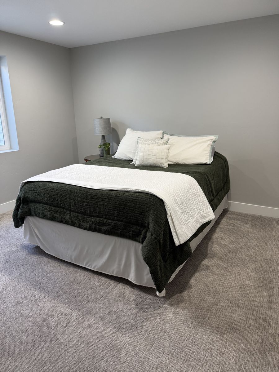 Queen bed for Lucid 10” foam mattress.   Great condition, clean, no pet or smoke.