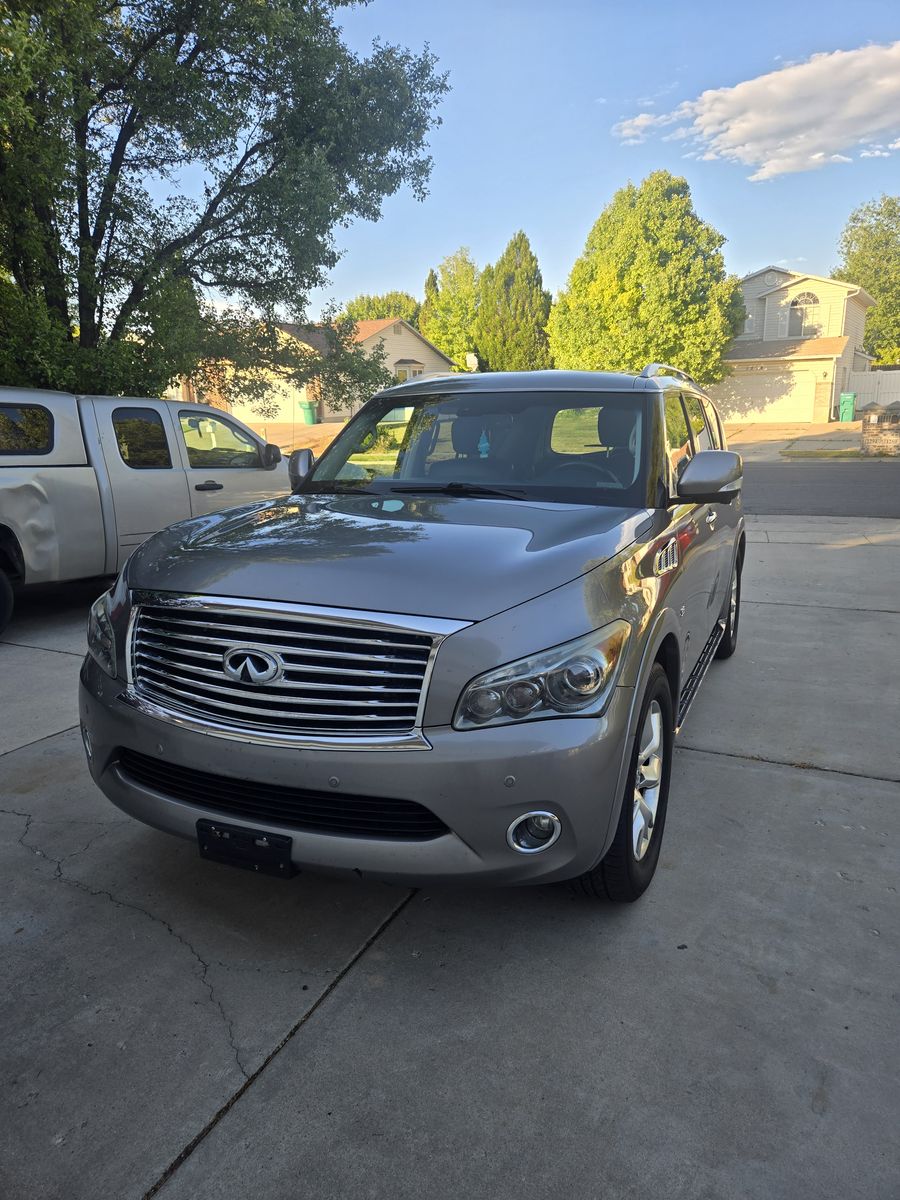 2014 Infiniti QX80 Premium Select