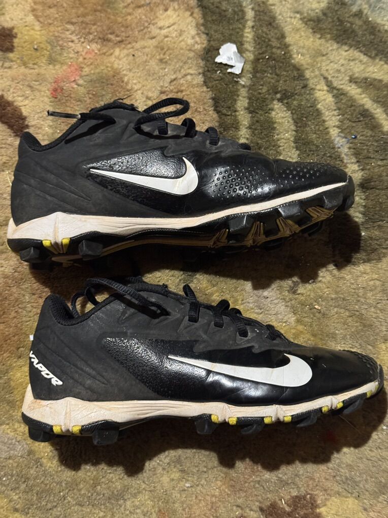 Nike Vapor Boys Cleats Size 2.5y