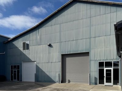 20,378 SF Temp Controlled Manufacturing- Dust Collection- 480 Volt Power
