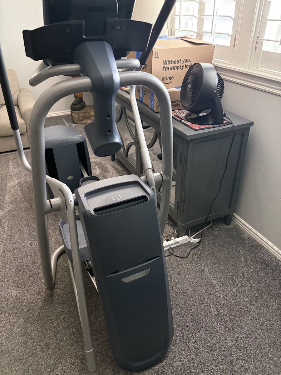 Precor EFX 423/447 elliptical fitness machine