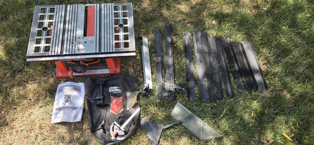 Black & Decker Firestorm FS200SD 10-Inch 15 Amp Table Saw with Stand and Accessories