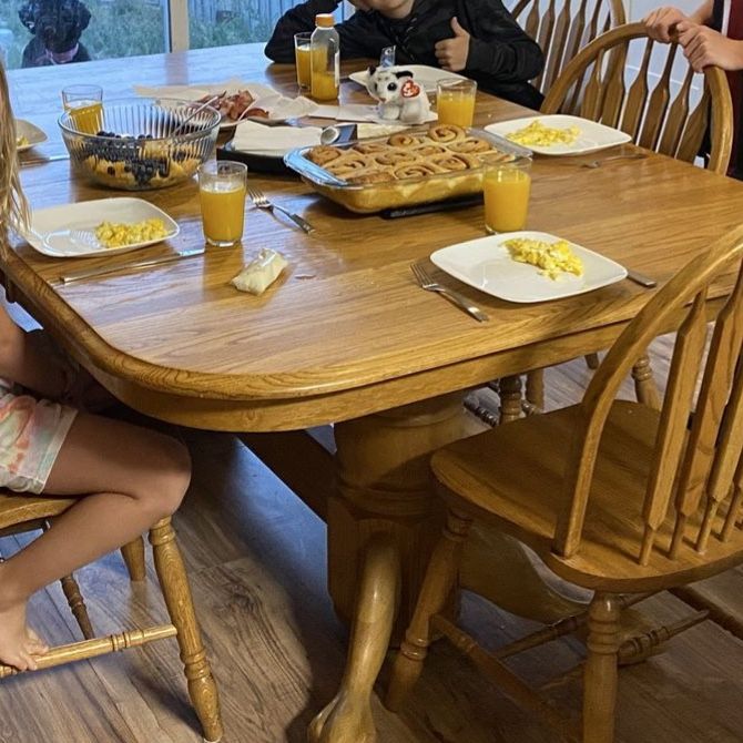 Solid Oak Expandable Dining Table