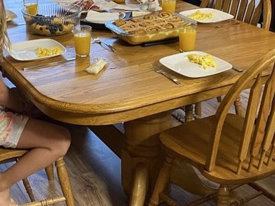 Solid Oak Expandable Dining Table