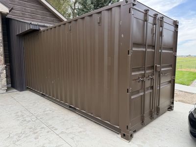 20 Foot Single Use Shipping Container - Dark Brown