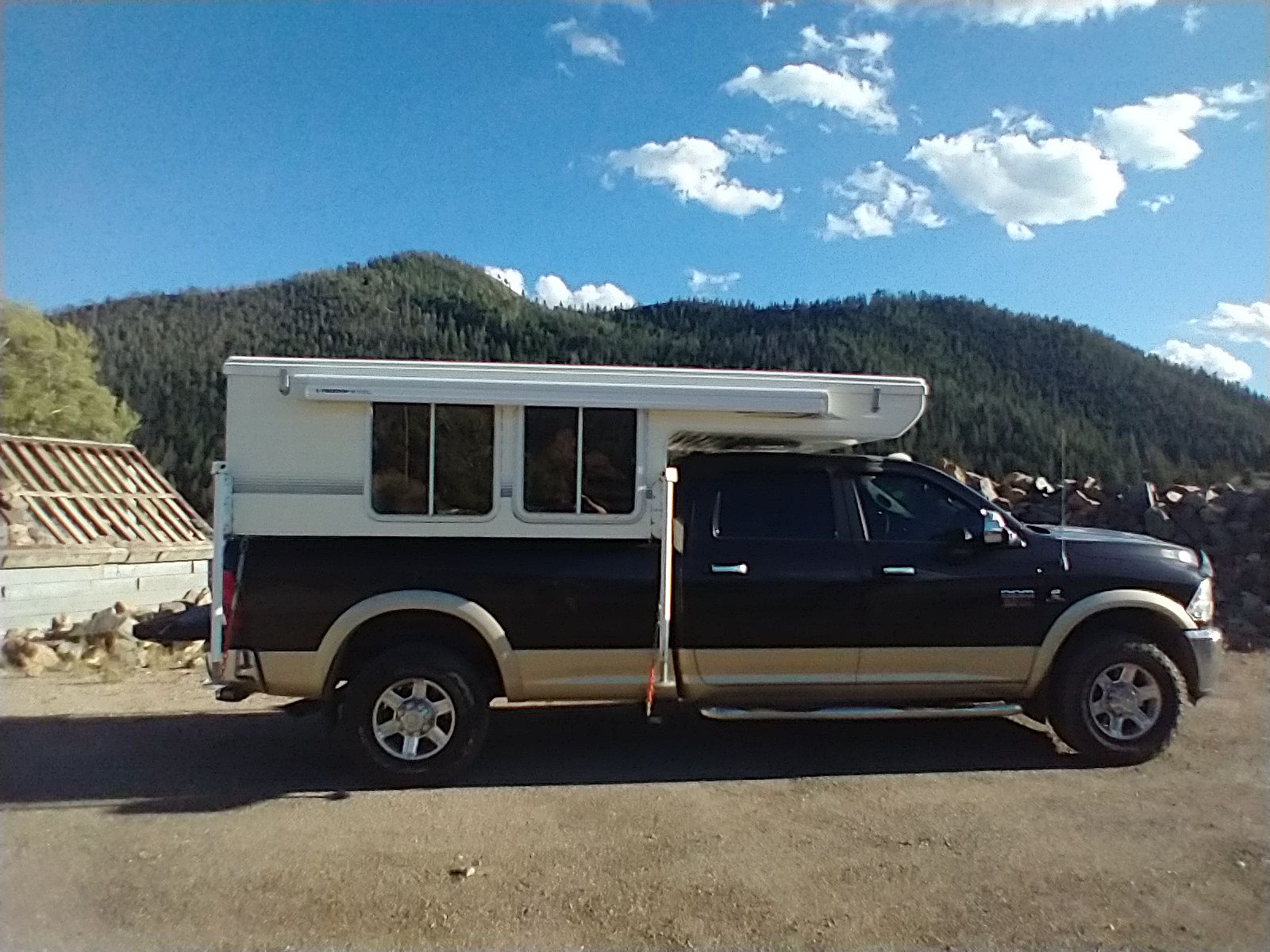 Hallmark UTE LX 8'