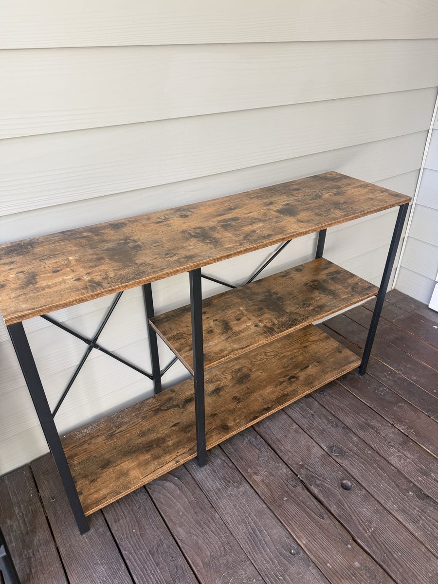 Industrial Style 3-Tier Console Table/Bookshelf - Rustic Brown & Black Metal Frame