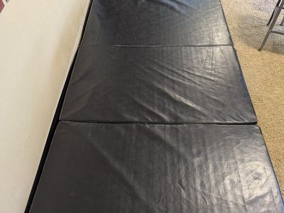10x4 ft. Black folding tumbling mat