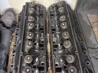 GM SB 350 Cylinder Heads & Stock Camshaft