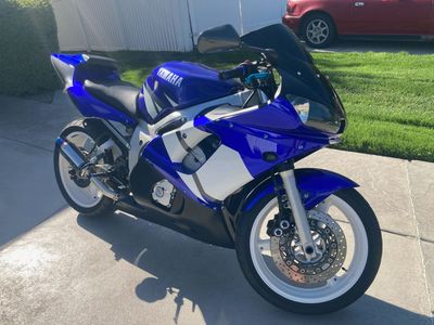 2000 Yamaha R6